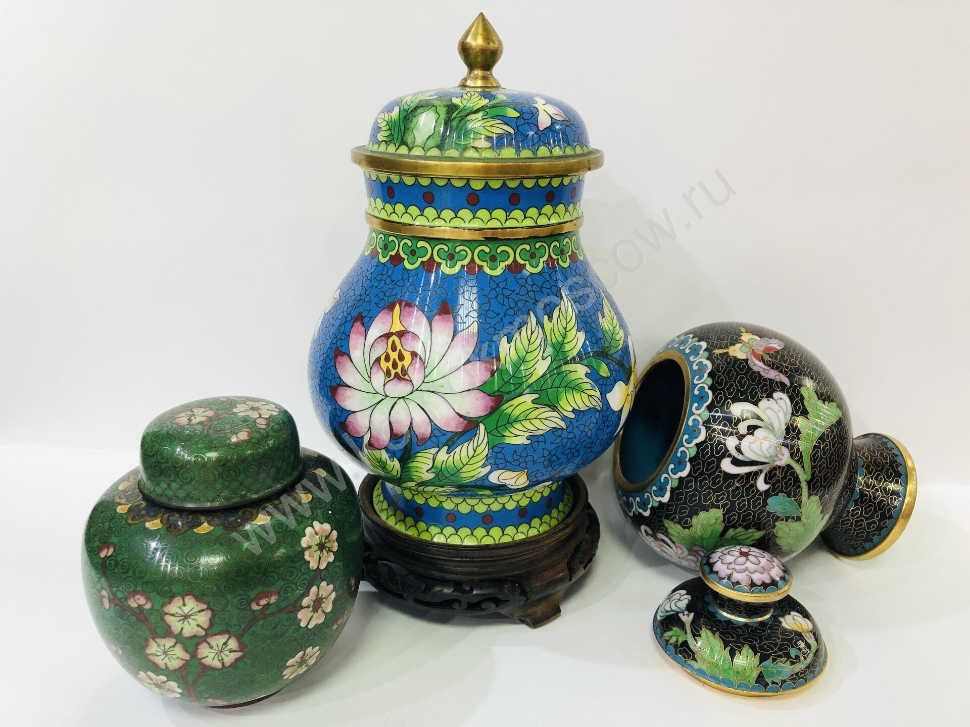 Китайская ваза с изображением цветов и птиц